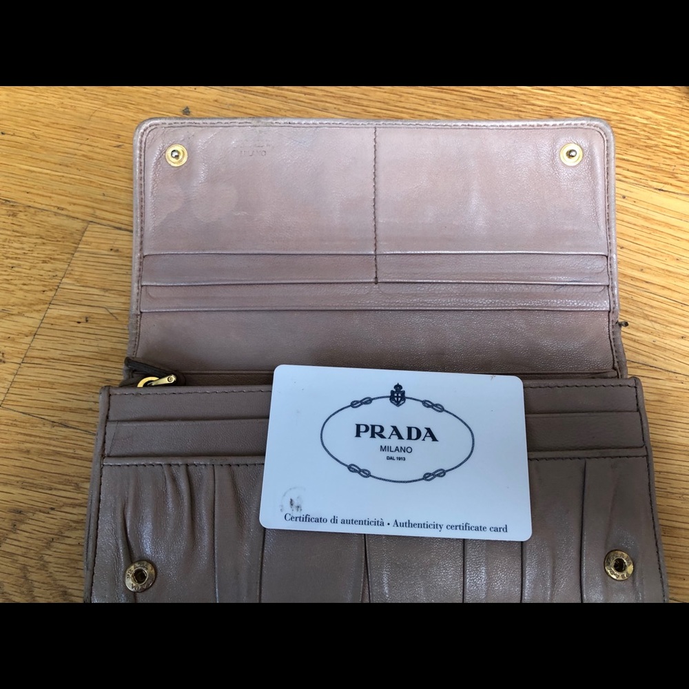 Prada wallet - Picture 2 of 8